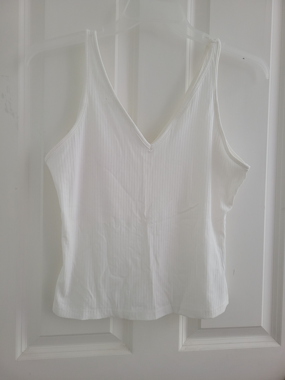 Shein White Ribbed V-Neck Tank Top